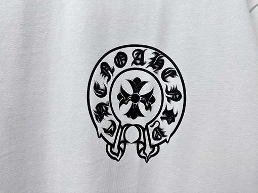 クロムハーツコピー ロールアップしたクルーネックの半袖Tシャツ