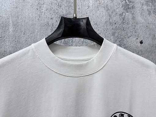 クロムハーツコピー ロールアップしたクルーネックの半袖Tシャツ
