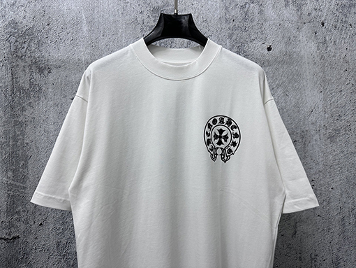 クロムハーツコピー ロールアップしたクルーネックの半袖Tシャツ