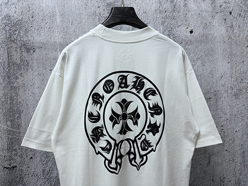 クロムハーツコピー ロールアップしたクルーネックの半袖Tシャツ