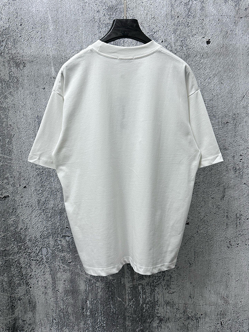 セリーヌスーパーコピー CELINE 文字ロゴプリントの半袖Tシャツ