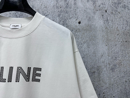 セリーヌスーパーコピー CELINE 文字ロゴプリントの半袖Tシャツ
