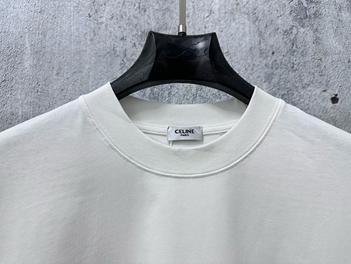 セリーヌスーパーコピー CELINE 文字ロゴプリントの半袖Tシャツ