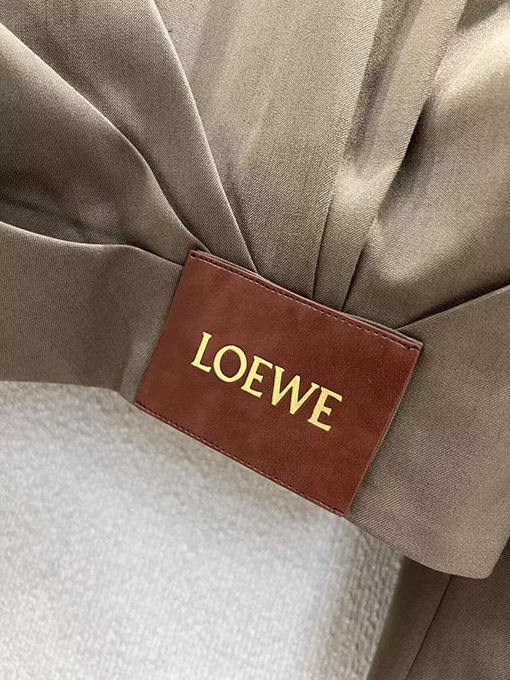 ロエベブランドスーパーコピー 新モデルりベルト付きジャケット