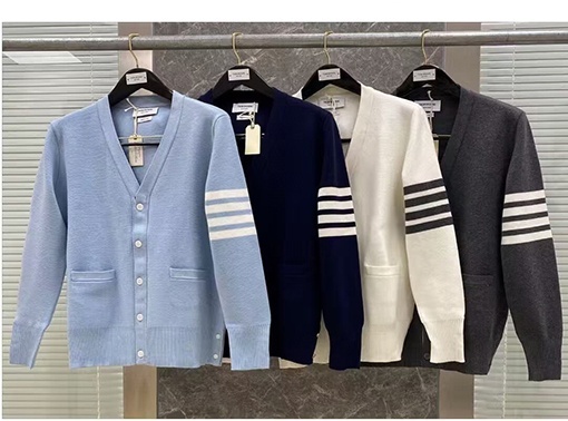 トムブラウン 新作ニットカーディガン