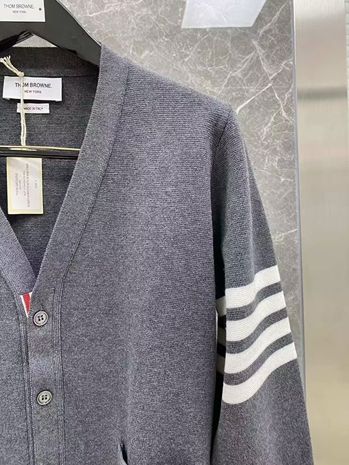 トムブラウン 新作ニットカーディガン