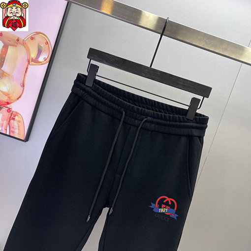 グッチコピー Gucci 最新のトレンドクルーネックのスウェットシャツとパンツのセット