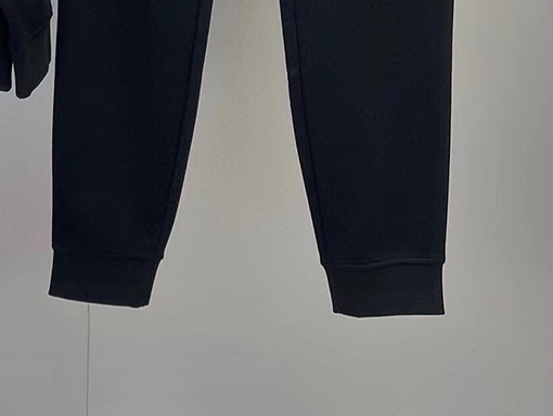 グッチ クラシックな人気のクルーネックのスウェットシャツとパンツのセット