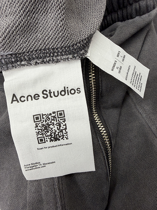 アクネストゥディオズコピー Acne Studios ダメージのロゴ入りパンツ