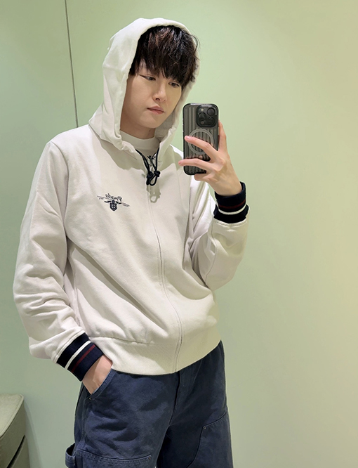 プラダ PRADA レトロなプレッピースタイルのジップアップスウェットジャケット