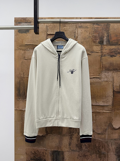 プラダ PRADA レトロなプレッピースタイルのジップアップスウェットジャケット