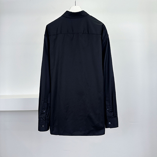 ロエベブランドスーパーコピー ダークカラーの柄入り長袖シャツ