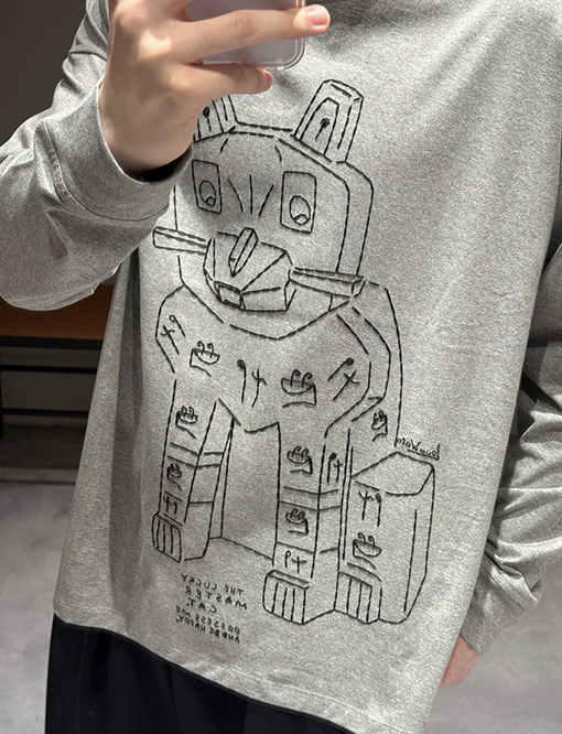 ロエベコピー 米粒糸で猫の刺繍をした長袖シャツ