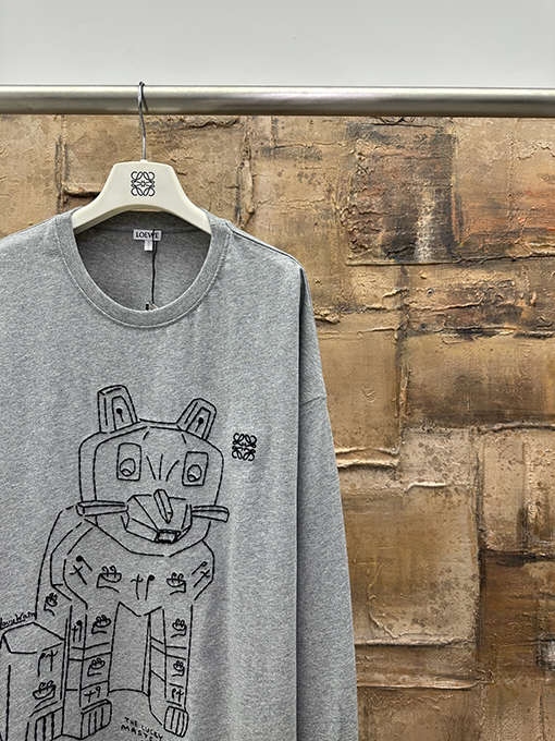 ロエベコピー 米粒糸で猫の刺繍をした長袖シャツ