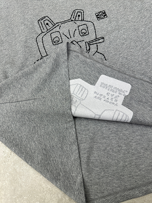 ロエベコピー 米粒糸で猫の刺繍をした長袖シャツ