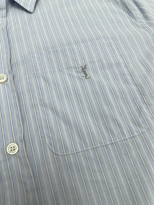 サンローランスーパーコピー ストライプ柄の尖った襟ボタン付き胸ポケット長袖シャツ