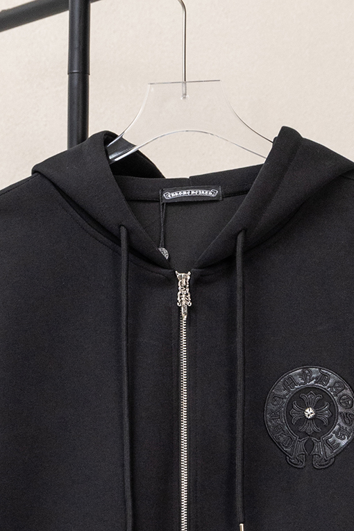 クロムハーツコピー 胸に革製のクロス刺繍ドローストリング付きジッパー開閉のフード付きジャケット