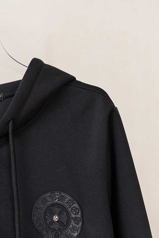 クロムハーツコピー 胸に革製のクロス刺繍ドローストリング付きジッパー開閉のフード付きジャケット