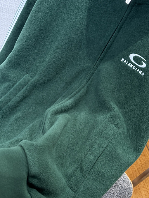 バレンシアガスーパーコピー BALENCIAGA 刺繍入りストライプ柄ジップアップジャケット