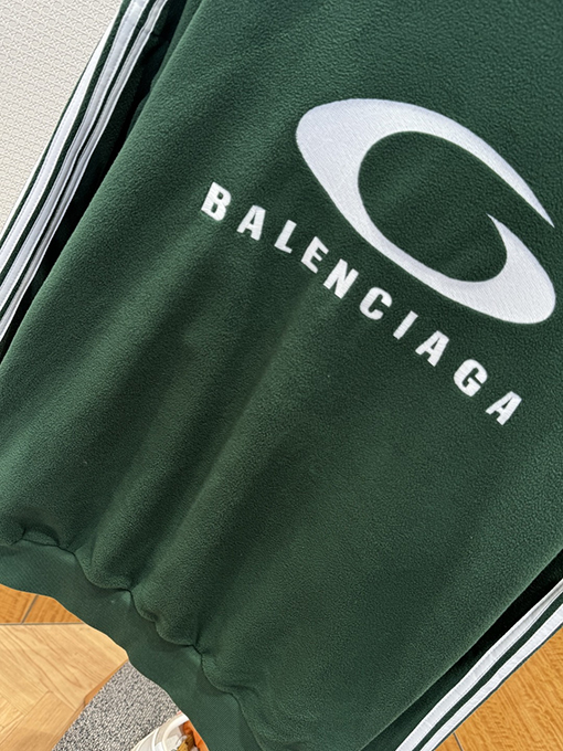 バレンシアガスーパーコピー BALENCIAGA 刺繍入りストライプ柄ジップアップジャケット