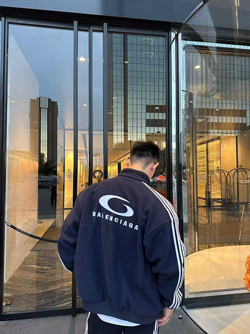 バレンシアガ BALENCIAGA 刺繍りトリムトラックスーツ