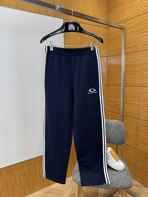 バレンシアガ BALENCIAGA 刺繍りトリムトラックスーツ