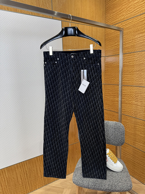 ディオール 全面にボタンプリントがされたストレートレッグのカジュアルパンツ