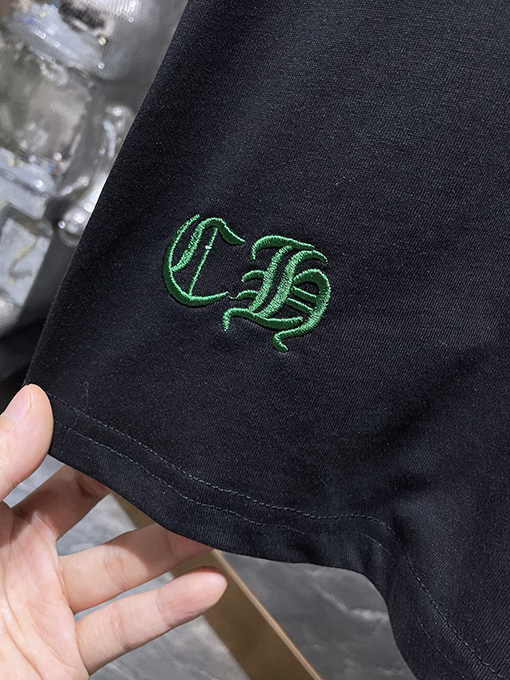 クロムハーツ ホースシュークロスの手作りアップリケ刺繍入り半袖Tシャツ