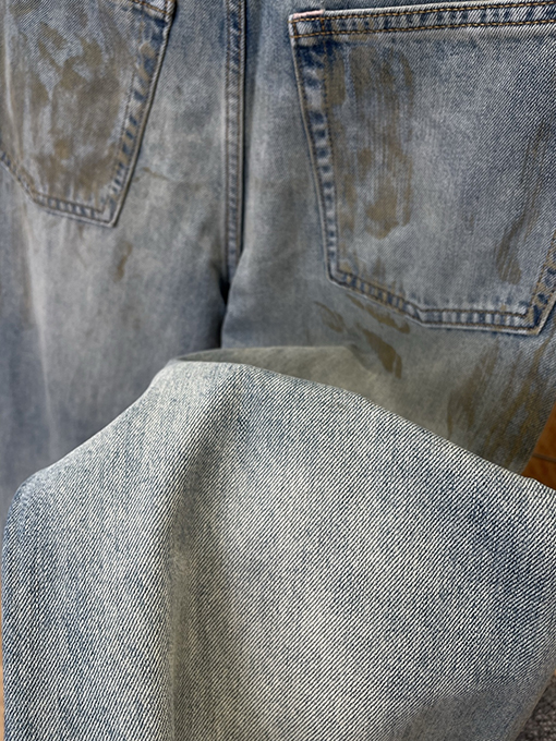 アクネストゥディオズ ダメージをしたワイドレッグジーンズ