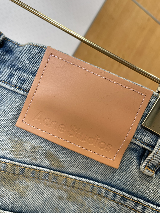 アクネストゥディオズ ダメージをしたワイドレッグジーンズ