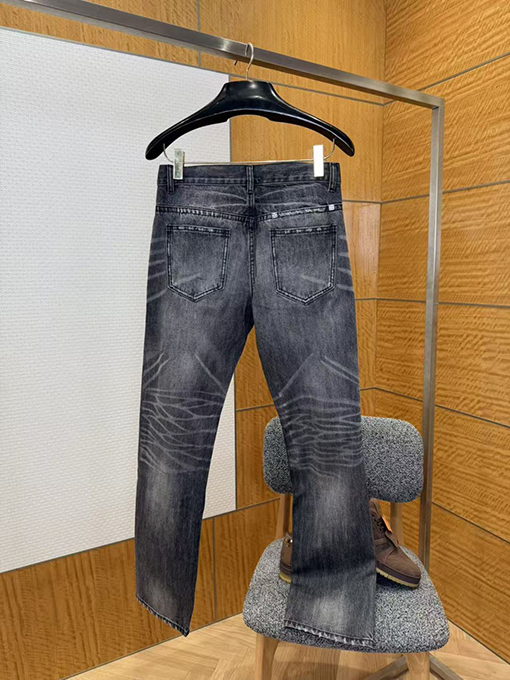 ジバンシイスーパーコピー ダメージのジッパー付きジーンズ