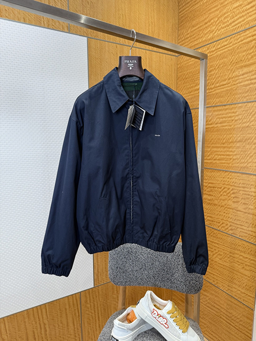 プラダ 刺繍入りラペルジャケット