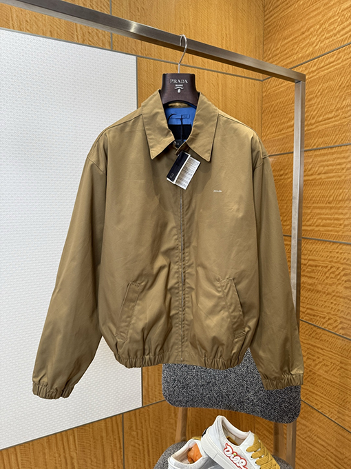 プラダ 刺繍入りラペルジャケット