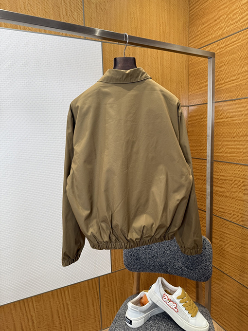 プラダ 刺繍入りラペルジャケット