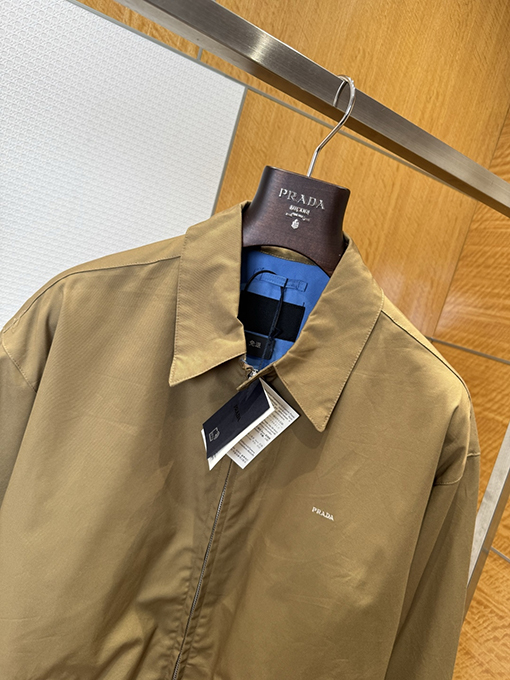 プラダ 刺繍入りラペルジャケット