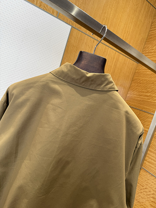 プラダ 刺繍入りラペルジャケット