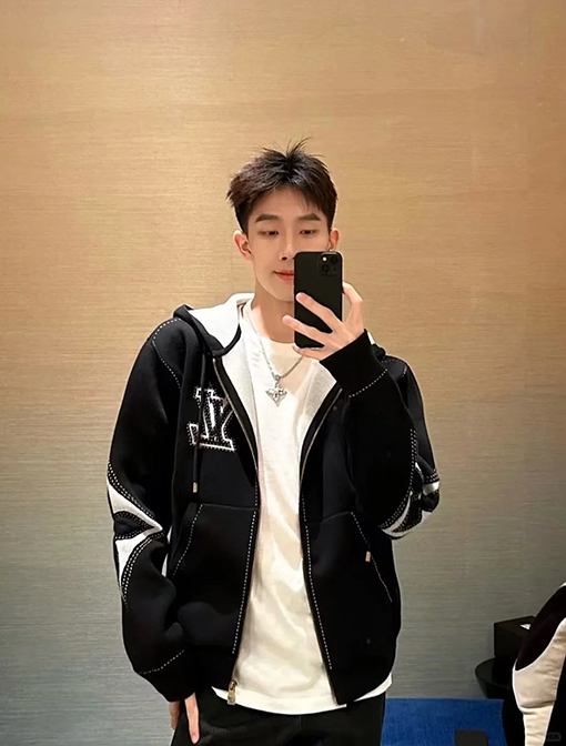 ルイヴィトンコピー LV インターシャ編みのジップアップカーディガン