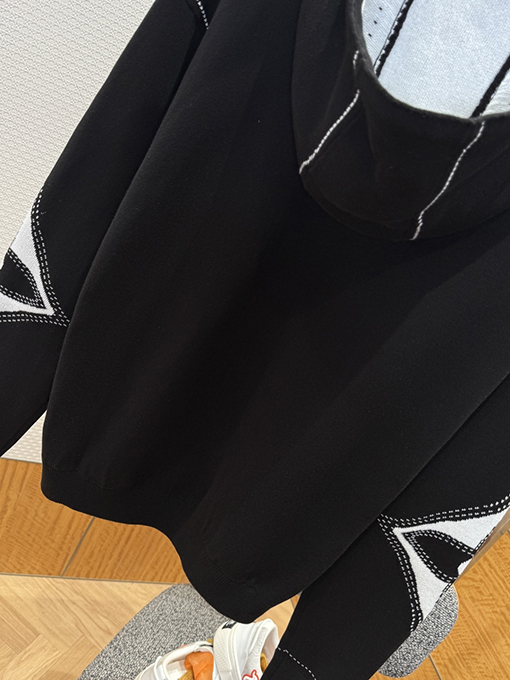 ルイヴィトンコピー LV インターシャ編みのジップアップカーディガン