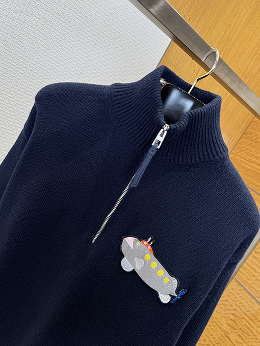 ロエベスーパーコピー 潜水艦の刺繍入りハーフジップニットセーター