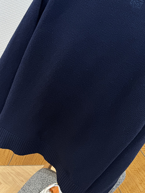 ロエベスーパーコピー 潜水艦の刺繍入りハーフジップニットセーター