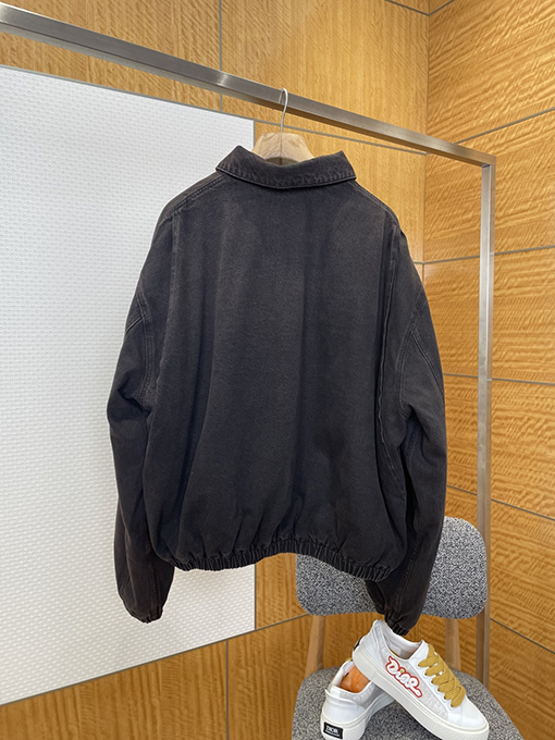 プラダ 三角形のロゴが入ったダメージデニムジャケット