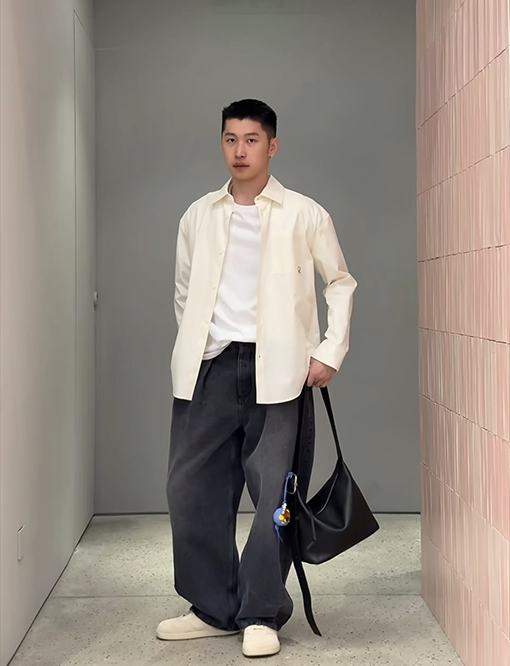 ロエベコピー 刺繍パッチポケット付き長袖シャツ