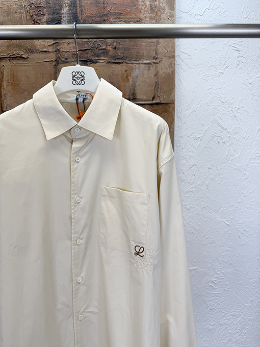 ロエベコピー 刺繍パッチポケット付き長袖シャツ