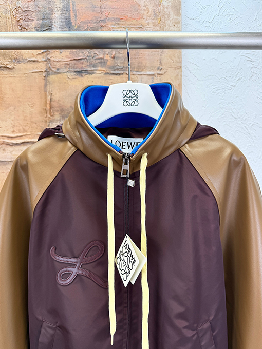 ロエベ パッチワークレザー刺繍コート