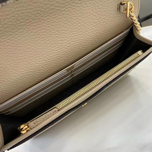 グッチブランドコピー GG Marmont チェーンウォレット