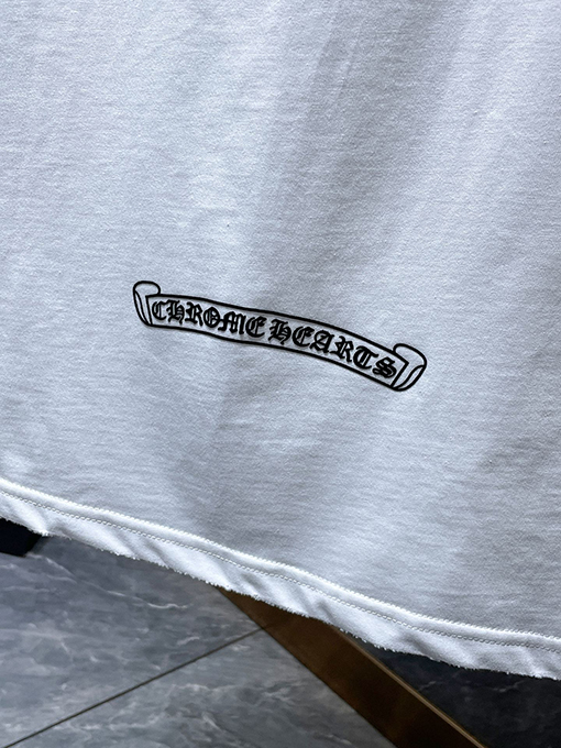 クロムハーツスーパーコピー クラシックなサンスクリット文字の半袖Tシャツ