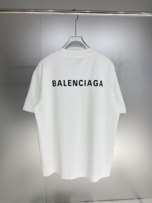 バレンシアガコピー Balenciaga ダメージデザインの半袖Tシャツ