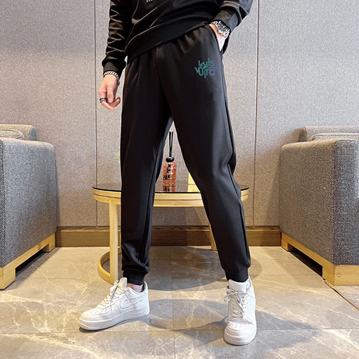 ルイヴィトンブランドコピー 最新のトレンドクルーネックのスウェットシャツとパンツのセット