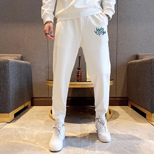 ルイヴィトンブランドコピー 最新のトレンドクルーネックのスウェットシャツとパンツのセット