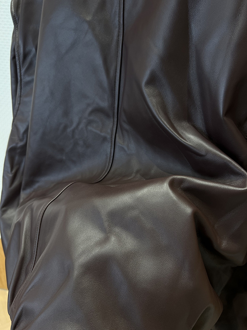 ロエベコピー 斜めジッパーのモーターサイクルスタイルのレザージャケット